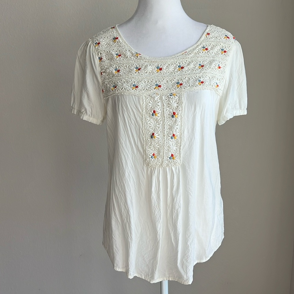 comme toi women’s off white short sleeve embroidered blouse
